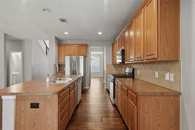 70 N Spinning Wheel Circle, The Woodlands, TX 77382 - Photo 8