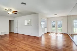 5615 Arboles Dr, Houston, TX 77035 - Photo 8