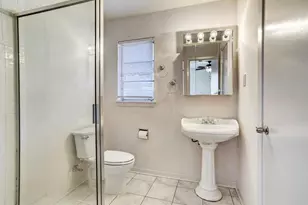 5615 Arboles Dr, Houston, TX 77035 - Photo 4
