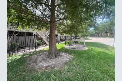 2025 Augusta Drive #807, Houston, TX 77057 - Photo 2