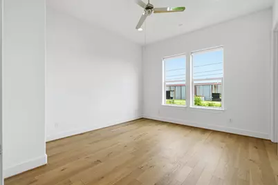6022 Cottage Grove Lake Drive, Houston, TX 77007 - Photo 32