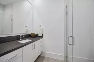 613 Jackson Hill St, Houston, TX 77007 - Photo 8