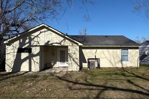 5406 Lyndhurst Dr, Houston, TX 77033 - Photo 2