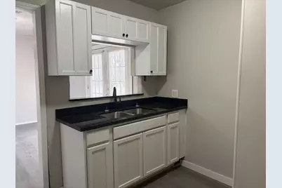 5406 Lyndhurst Drive, Houston, TX 77033 - Photo 6