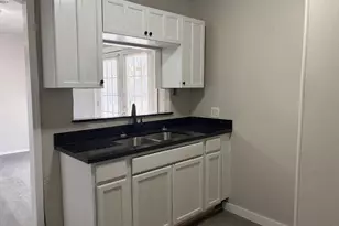 5406 Lyndhurst Dr, Houston, TX 77033 - Photo 6