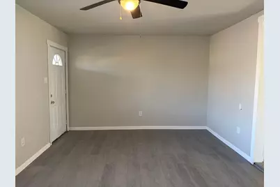 5406 Lyndhurst Drive, Houston, TX 77033 - Photo 8