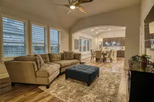 331 Great Hills Dr, Montgomery, TX 77316 - Photo 2