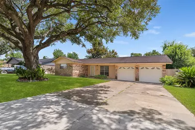 104 Talisman Street, Lake Jackson, TX 77566 - Photo 1