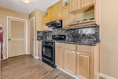 104 Talisman Street, Lake Jackson, TX 77566 - Photo 12