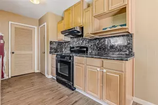 104 Talisman St, Lake Jackson, TX 77566 - Photo 12