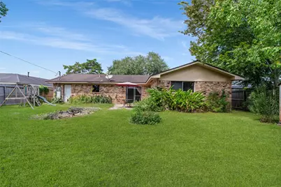 104 Talisman Street, Lake Jackson, TX 77566 - Photo 30