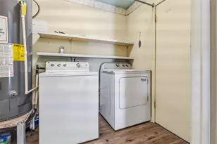 104 Talisman St, Lake Jackson, TX 77566 - Photo 16