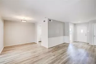 4137 Woodfin St, Houston, TX 77025 - Photo 2