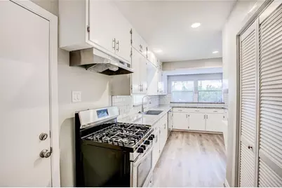 4137 Woodfin Street, Houston, TX 77025 - Photo 10