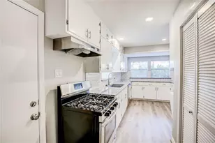 4137 Woodfin St, Houston, TX 77025 - Photo 10