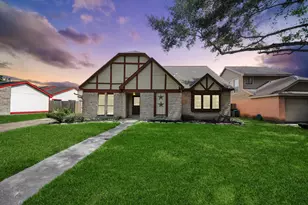 115 Squires Bend, Stafford, TX 77477 - Photo 2