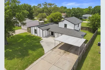 615 24th Avenue N, Texas City, TX 77590 - Photo 2