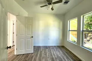 2706 1/2 Berry St, Houston, TX 77004 - Photo 6