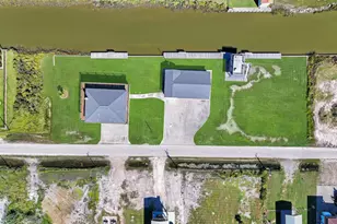 1332 Van Sant, Gilchrist, TX 77617 - Photo 36