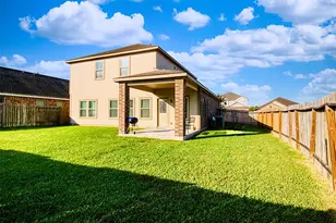 394 Lake Line Dr, Alvin, TX 77511 - Photo 2