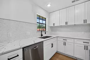 1019 Creager St, Houston, TX 77034 - Photo 12