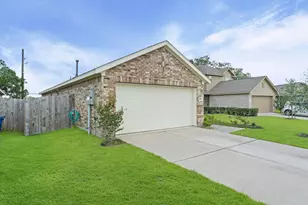 236 Bennett Loop, Angleton, TX 77515 - Photo 36