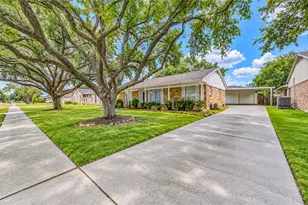 11323 Sagetrail Dr, Houston, TX 77089 - Photo 2