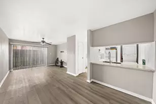 9090 S Braeswood Blvd, Houston, TX 77074 - Photo 8