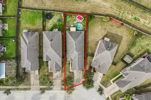 3072 Persimmon Valley Ln, Dickinson, TX 77539 - Photo 2