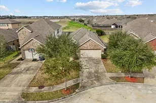 3072 Persimmon Valley Ln, Dickinson, TX 77539 - Photo 8