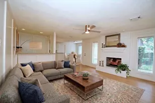 6103 Portal Dr, Houston, TX 77096 - Photo 2