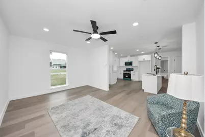 101 Talisman Street, Lake Jackson, TX 77566 - Photo 4