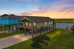 864 Seagull, Sargent, TX 77414 - Photo 2