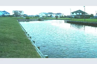 2 N Redwing Street, La Marque, TX 77568 - Photo 1