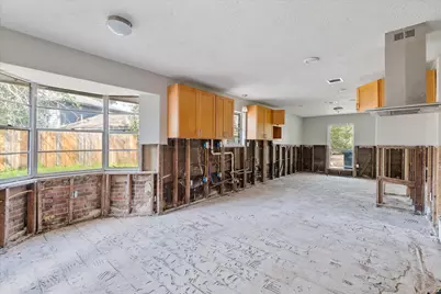 906 Brook Forest Court, Conroe, TX 77385 - Photo 8