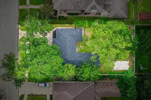 4626 Holly St, Bellaire, TX 77401 - Photo 36