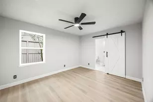 4626 Holly St, Bellaire, TX 77401 - Photo 18