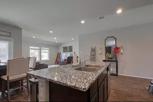 3923 Hawaiian Ct, Baytown, TX 77521 - Photo 4