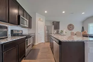 3923 Hawaiian Ct, Baytown, TX 77521 - Photo 2