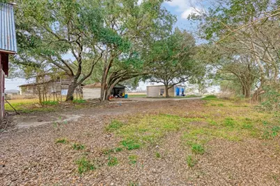 1414 County Road 130, Pearland, TX 77581 - Photo 8