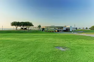 715 Bayshore Dr, La Porte, TX 77571 - Photo 28