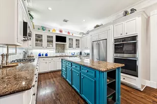 423 Marshall St, Houston, TX 77006 - Photo 6