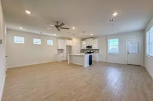 1115 Santee Ct, Rosharon, TX 77583 - Photo 4