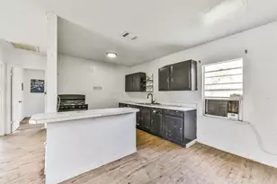 1220 Pecan St, Clute, TX 77531 - Photo 16