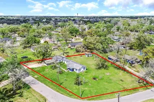 1220 Pecan St, Clute, TX 77531 - Photo 1