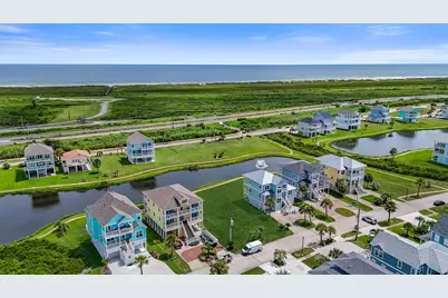 26727 Bay Water Drive, Galveston, TX 77554 - Photo 10