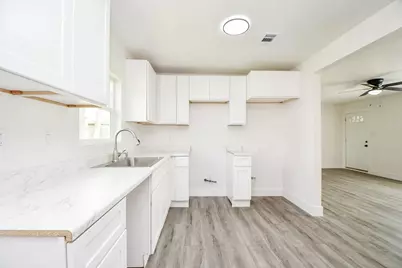 4223 Elmwood Street, Houston, TX 77051 - Photo 4