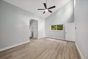 17 Oldstream Ct, The Woodlands, TX 77381 - Photo 4