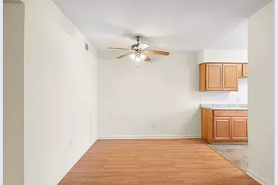 2828 61st Street #202, Galveston, TX 77551 - Photo 4