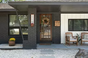 1119 W 30th St, Houston, TX 77018 - Photo 2